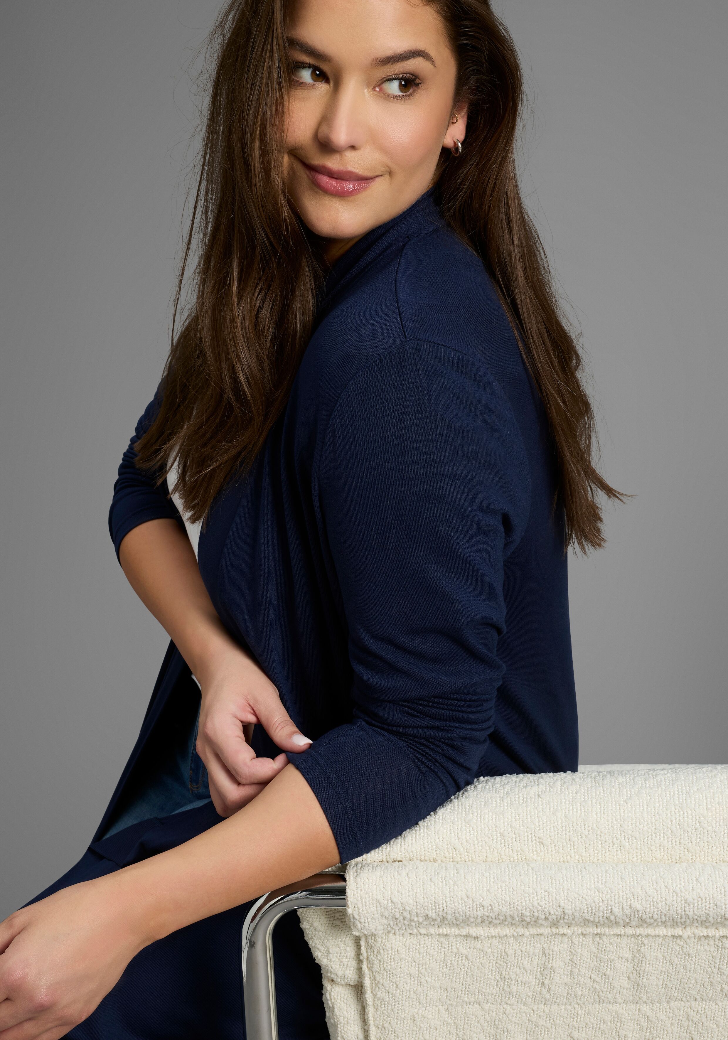 Longstrickjacke LAURA SCOTT CURVE "Große Größen", Damen, Gr. 52/54, blau (marine), Feinstrick, Obermaterial: 95% Viskose, 5% Elasthan, unifarben, Basic, figurumspielend kniebedeckend, tiefer V-Ausschnitt, Strickjacken Longstrickjacke, aus angenehmem fließ