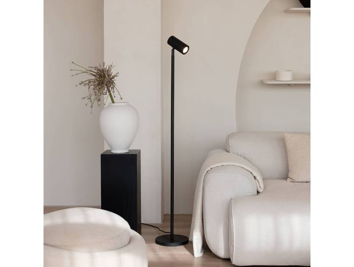 Good & Mojo Stehlampe Java, schwarz, für Wohn- / Esszimmer, Bambus, Design