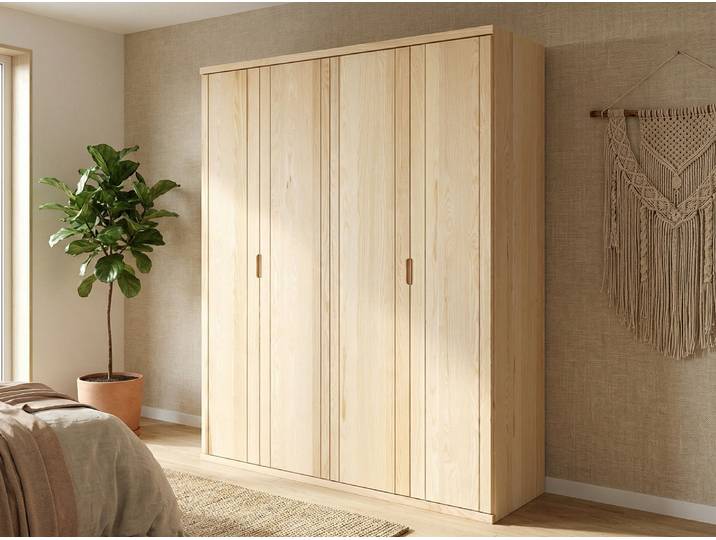 Drehtürenschrank „Egon“ Esche 4-türig Massivholz Esche