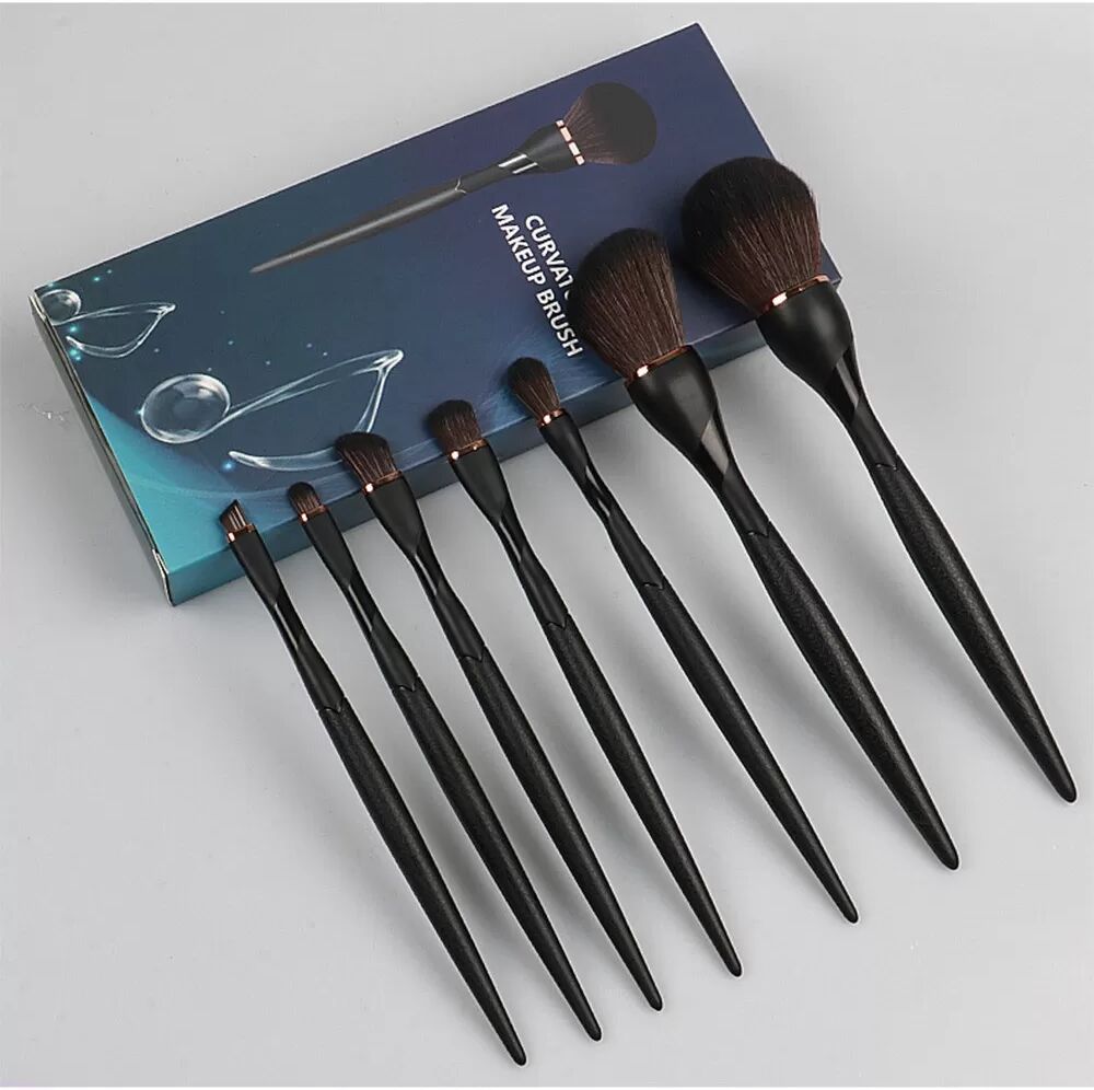 INF 7-teiliges Make-up Pinsel Set mit gebogener Form – Schwarz Hervorhebung – Synthetisches Eichhörnchenhaar