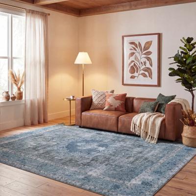 SAFAVIEH Tucson Machine Washable Slip Resistant Aija Oriental Distressed Rug