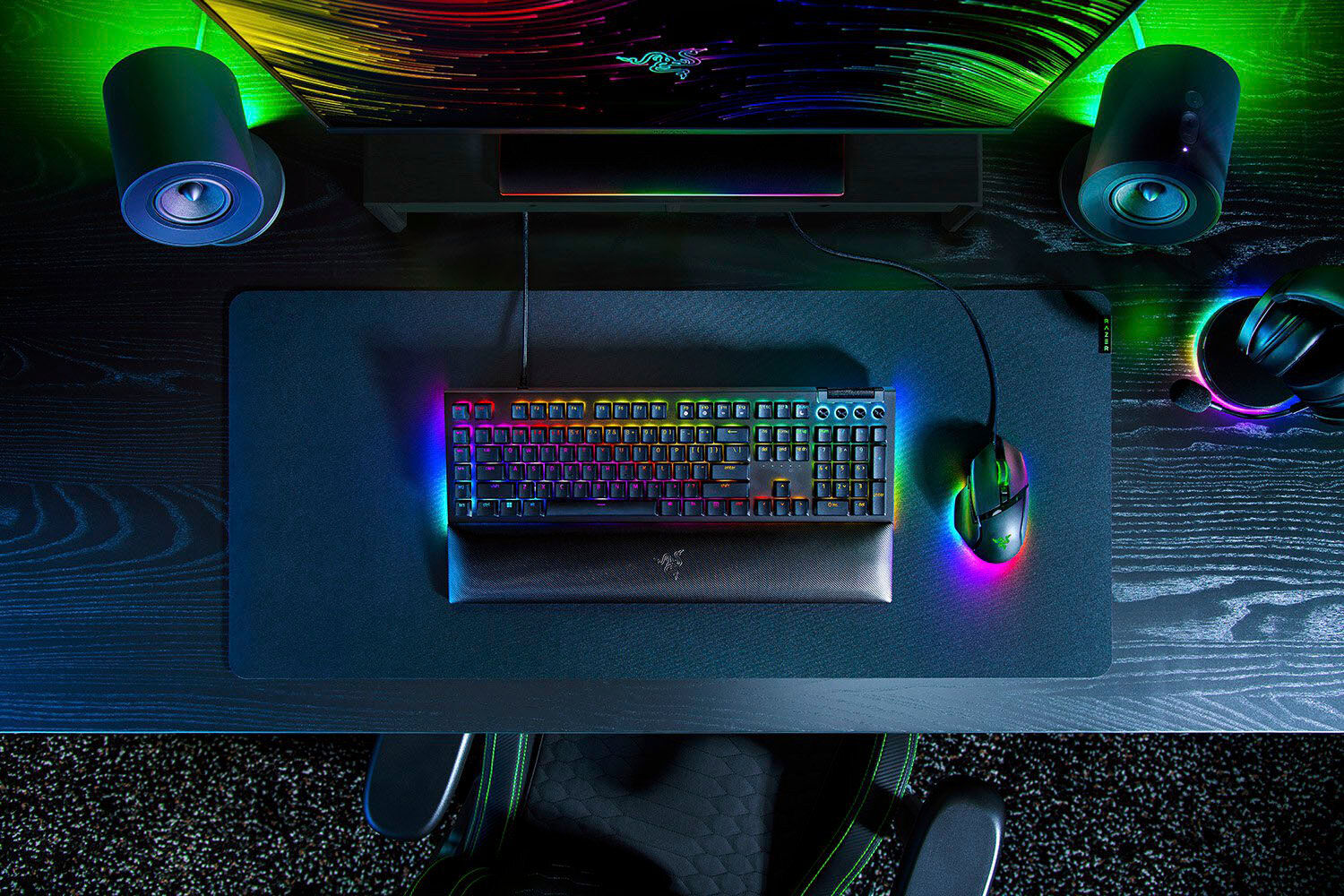 Razer Tastatur "BlackWidow V4 DE", schwarz (schwarz, grün), B:46,6cm H:3,5cm T:15,25cm, Tastaturen, Tastatur