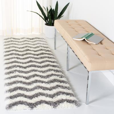SAFAVIEH Montreal Shag Anastazia 2-inch Thick Rug