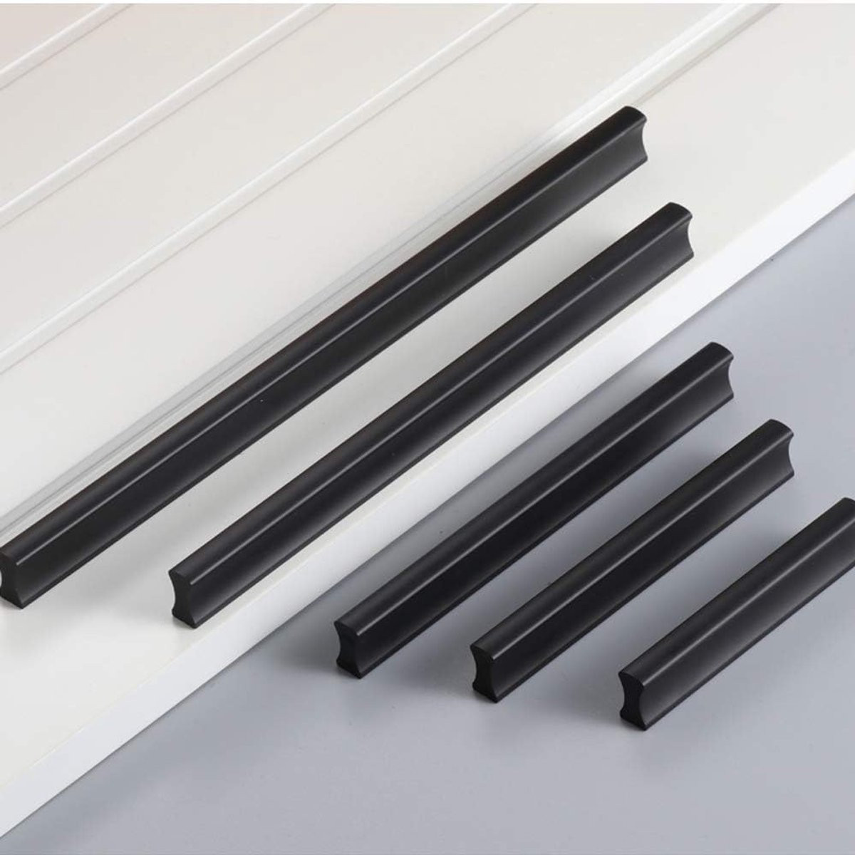 Meubelgrepen Aluminium - Zwarte Kastgreep voor Keuken en Lades - Modern Design - 32 mm