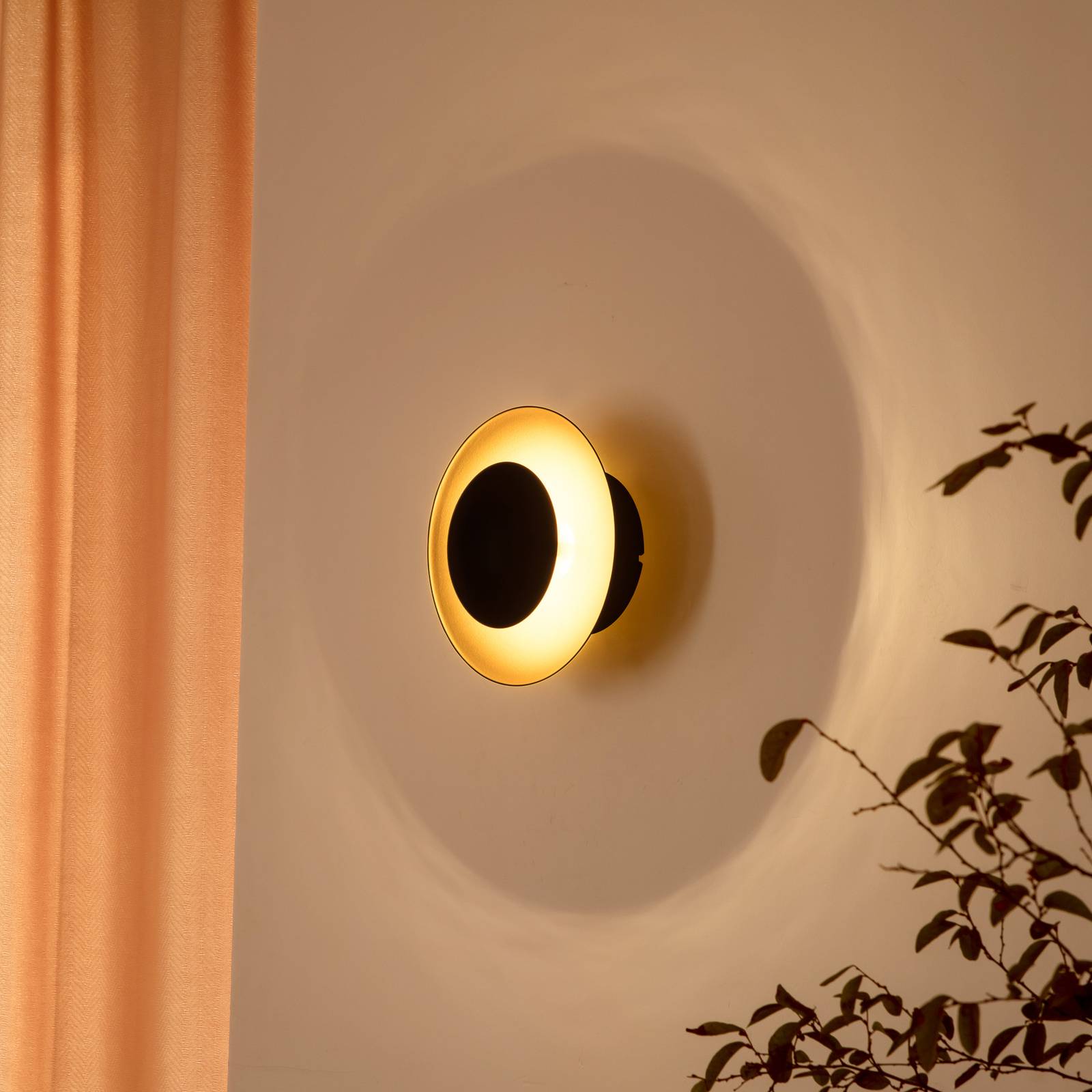 LED væglampe Tiama Lindby, Sort, Stue/spisestue, Metal, Moderne