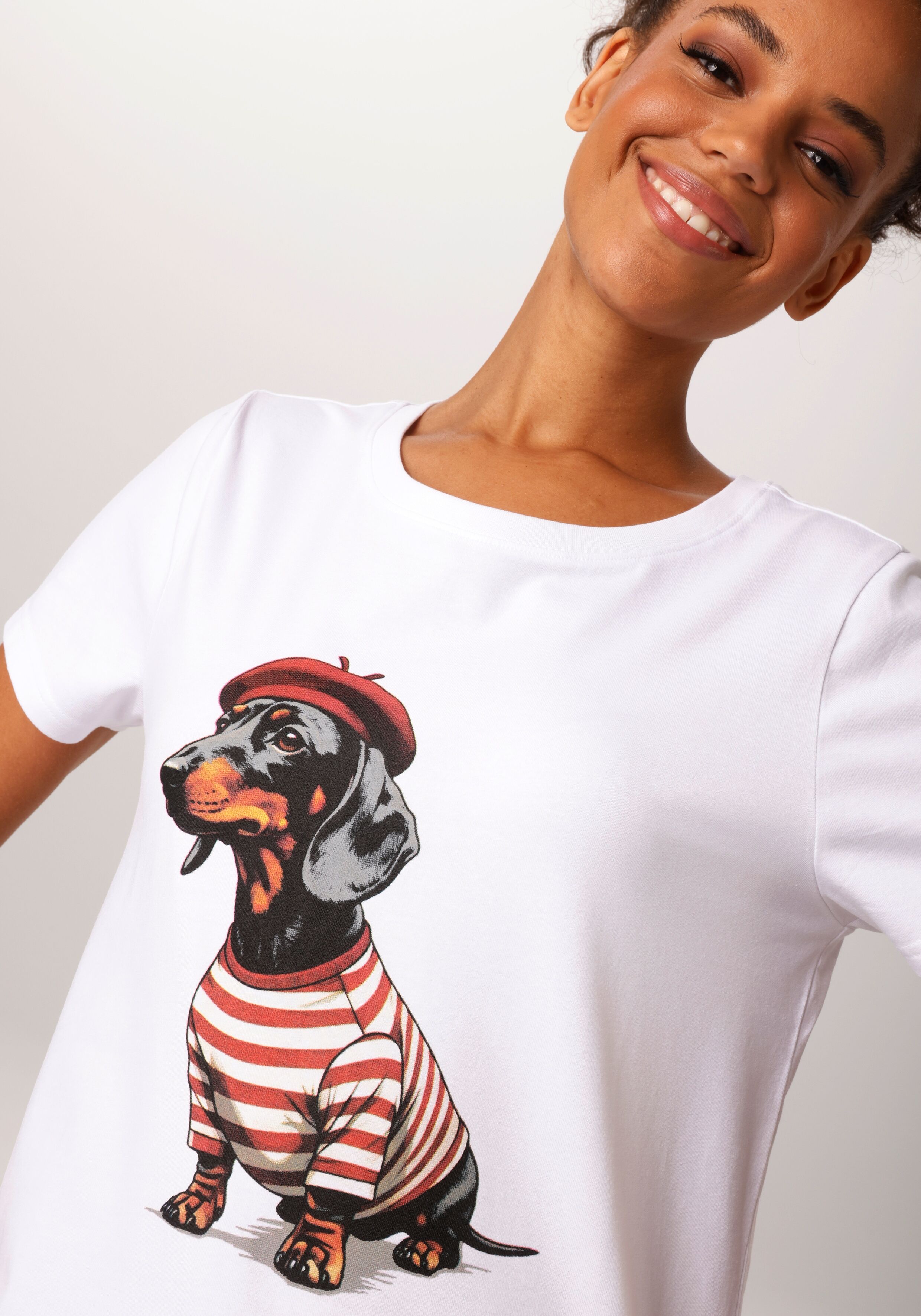 T-Shirt ANISTON CASUAL, Damen, Gr. 46, weiss (weiß, rot, schwarz, hellgrau, orange, gelb), Single Jersey, Obermaterial: 95% Baumwolle, 5% Elasthan, bedruckt, figurumspielend hüftlang, Rundhals, Shirts T-Shirt, mit Dackel oder Mops bedruckt - du hast die W