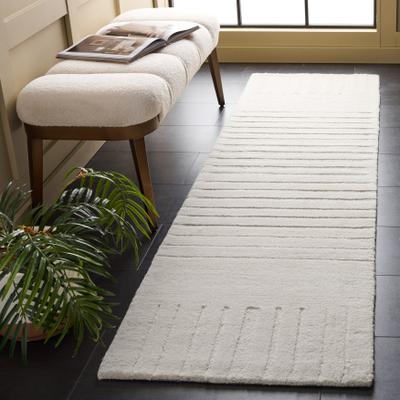 SAFAVIEH Handmade Ebony Alima Wool Rug
