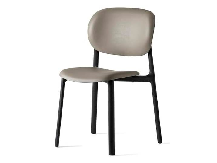 Connubia, Stuhl Zero. Gestell schwarz, Sitz und Rückenlehne Taupe, 100% recyceltes Polypropylen