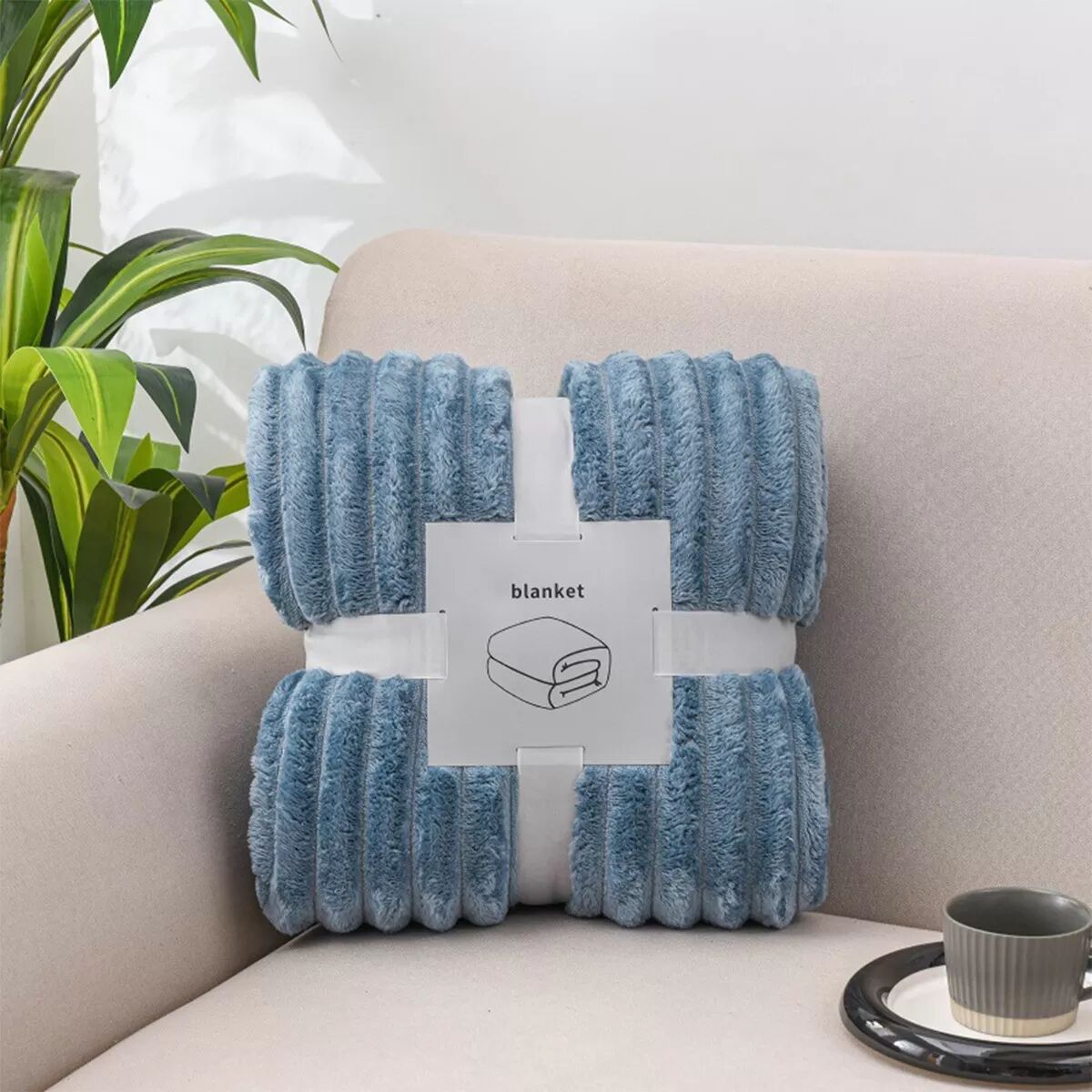 INF Weiche blaue Flanell-Fleece-Decke - Warmer, leichter & atmungsaktiver Überwurf