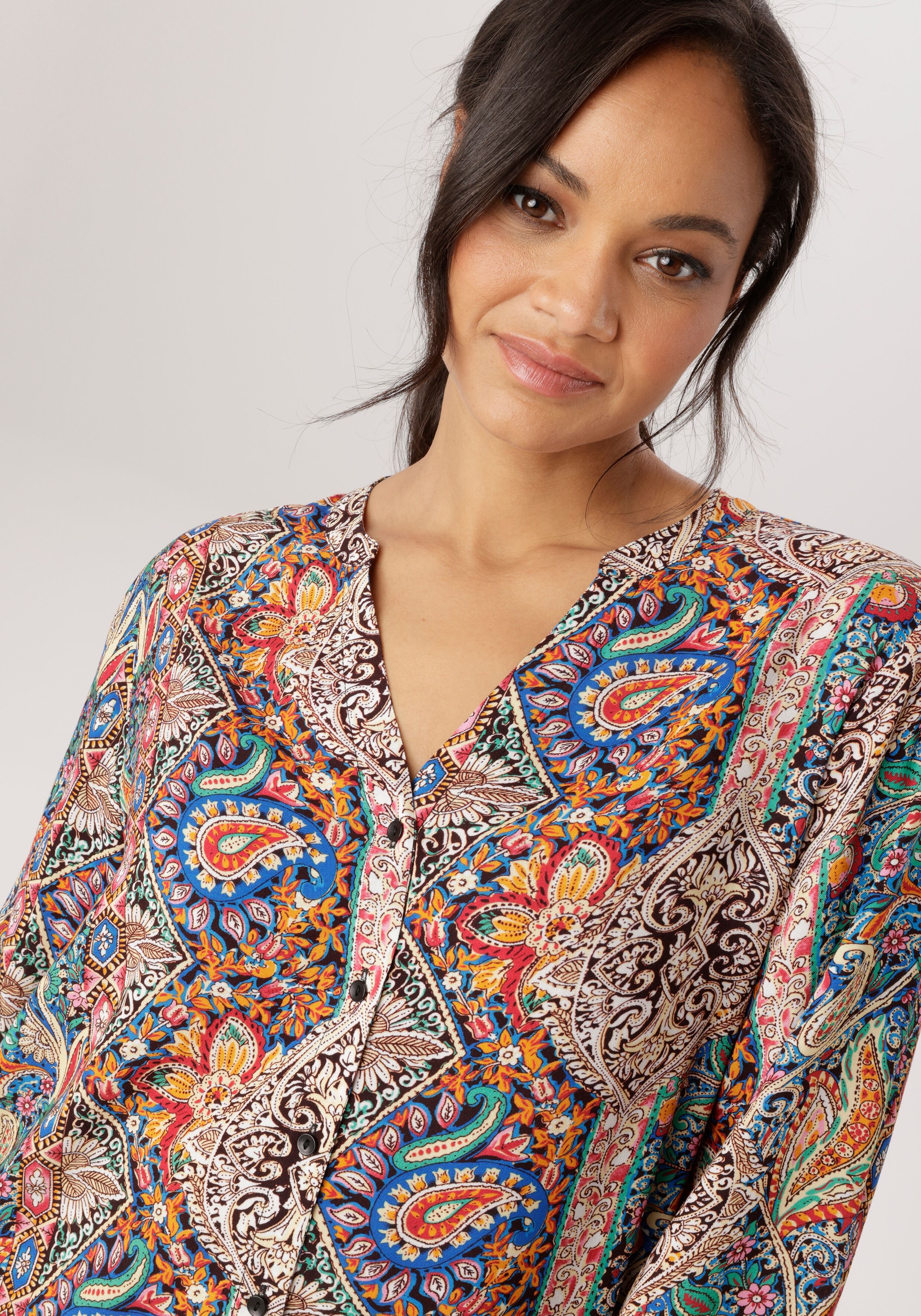 Longbluse ANISTON PLUS, Damen, Gr. 44, bunt, Web, Obermaterial: 100% Viskose, Paisley, lässig geschnitten Po-bedeckend, Blusen Longbluse, mit farbharmonischen Paisleydruck bunt 44
