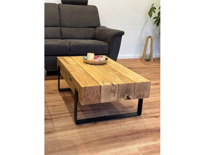 Schräder Interior Couchtisch Couchtisch aus massiven Eichenbalken mit Stahlgestell