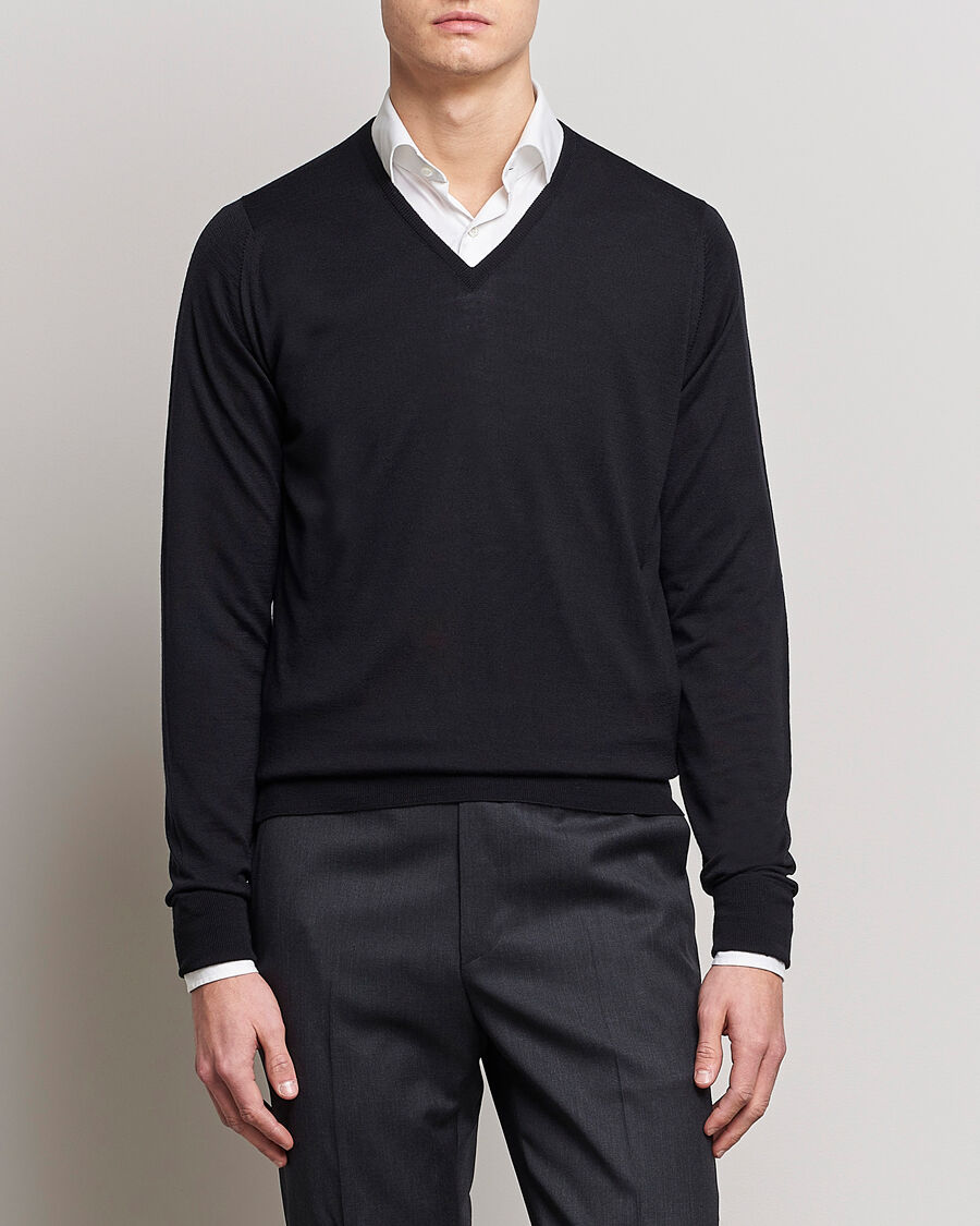 John Smedley Bobby Extra Fine Merino V-Neck Pullover Black men M Sort