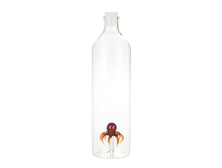 Balvi - Atlantis Octopus glazen waterkaraf. Er zit een gekleurde glazen octopus in. Ave