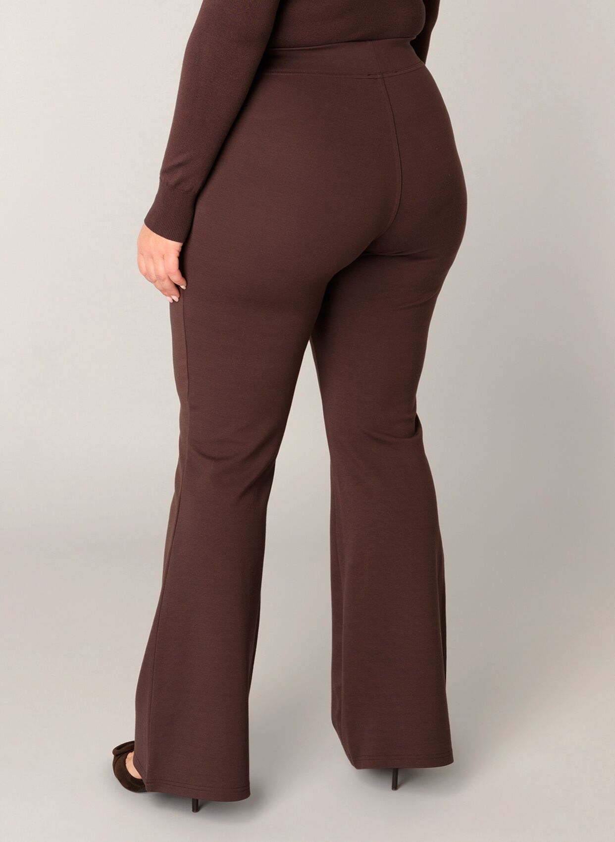 Treggings BASE LEVEL CURVY "Allie", Damen, Gr. 46, N-Gr, braun, Web, Obermaterial: 65% Viskose, 30% Nylon, 5% Elasthan, unifarben, figurbetont lang, Hosen Treggings, Aktuelle Boocut-Form braun 46, N-Gr