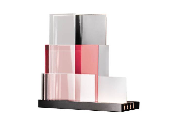 NEMO lampe de table ONLINES (Base noire, diffuseurs neutres et un rouge - Aluminium et méthacrylate)