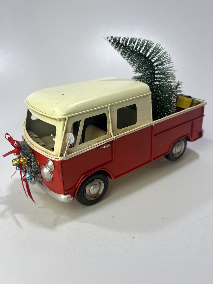 Retro Kerst Pick-up Truck Rood in VW T2 Look voor op tafel