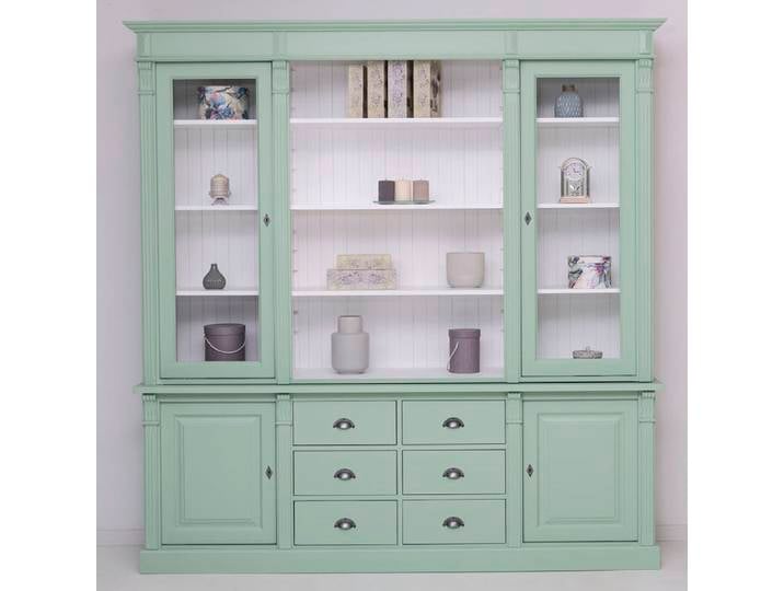 Mintfarbener massiver Wohnzimmerschrank im Landhausstil