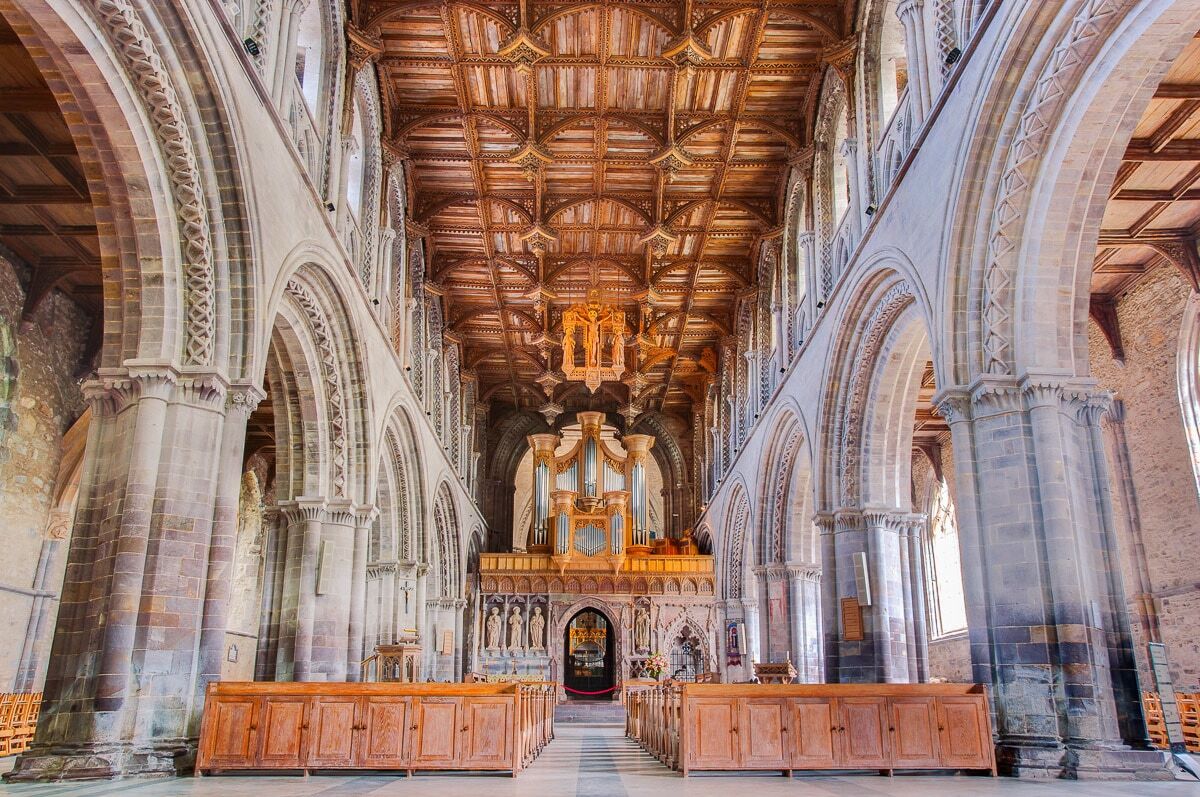 Fototapete PAPERMOON "St. Davids Kathedrale", bunt, B:2,5m L:1,86m, Vlies, Tapeten, Fototapete