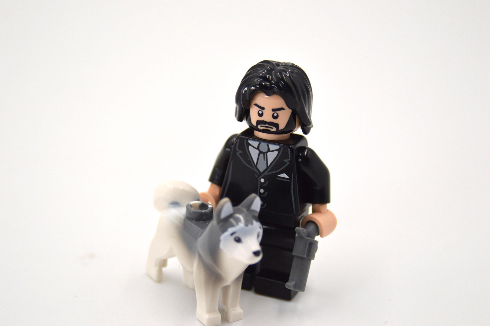 LEGO MOC: Ervaren huurmoordenaar met hond