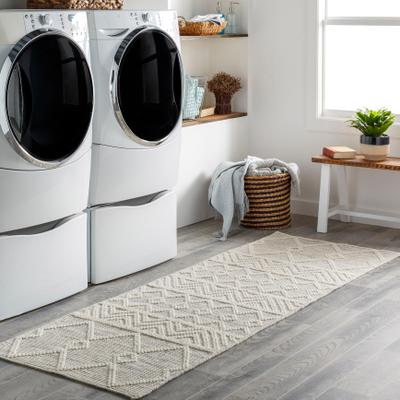 Livabliss Bradrick Handmade Farmhouse Trellis Wool Area Rug