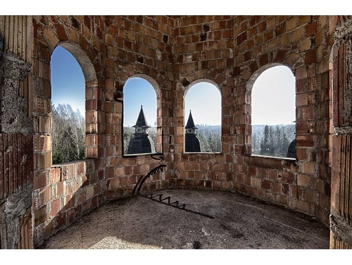 Papermoon Verlassenes Schloss