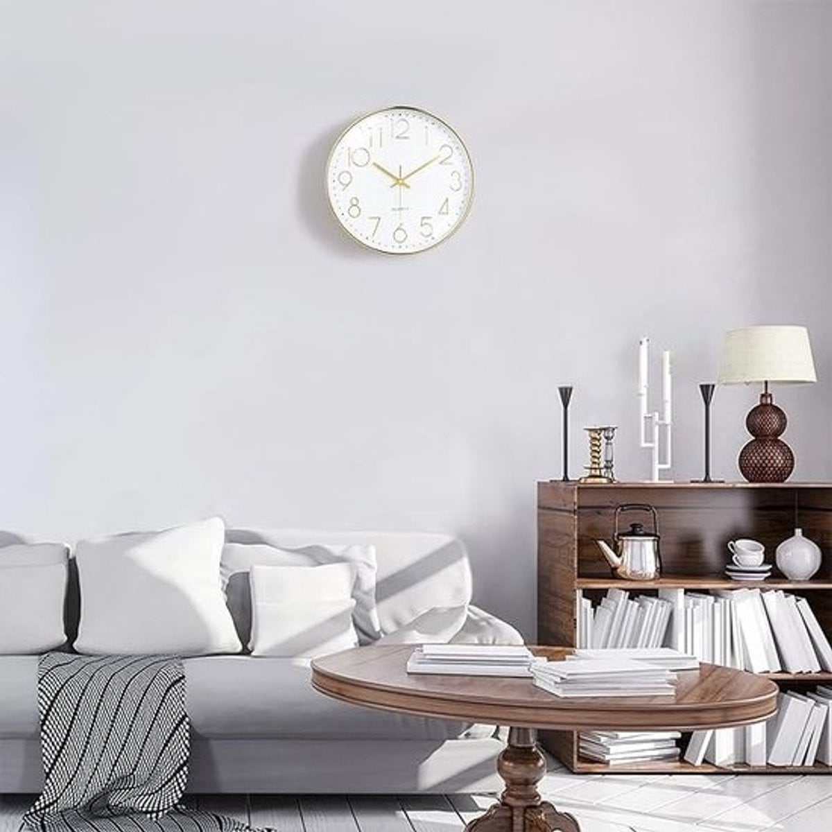 Analoge wandklok voor volwassenen