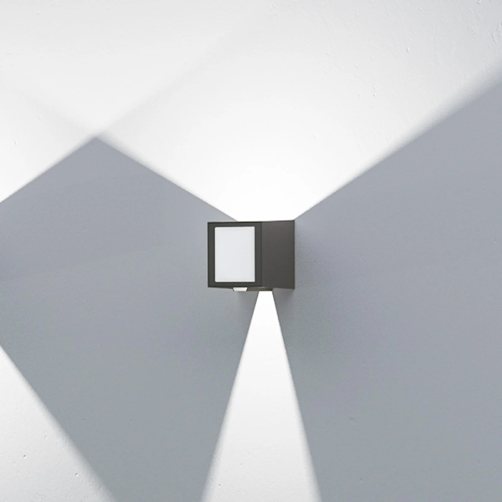 Loom Design Una LED buitenwandlamp - Zwart - Modern - Metaal