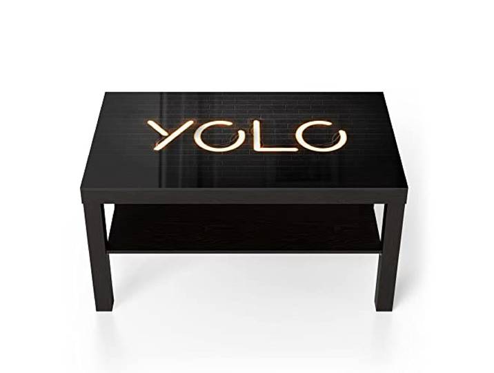 DEQORI Glastisch schwarz groß 90x50 cm Motiv Leuchtbuchstaben YOLO ausgefallener Beistelltisch aus Glas Hochglanz Couchtisch fürs Wohnzimmer moderner Couch Tisch mit Design