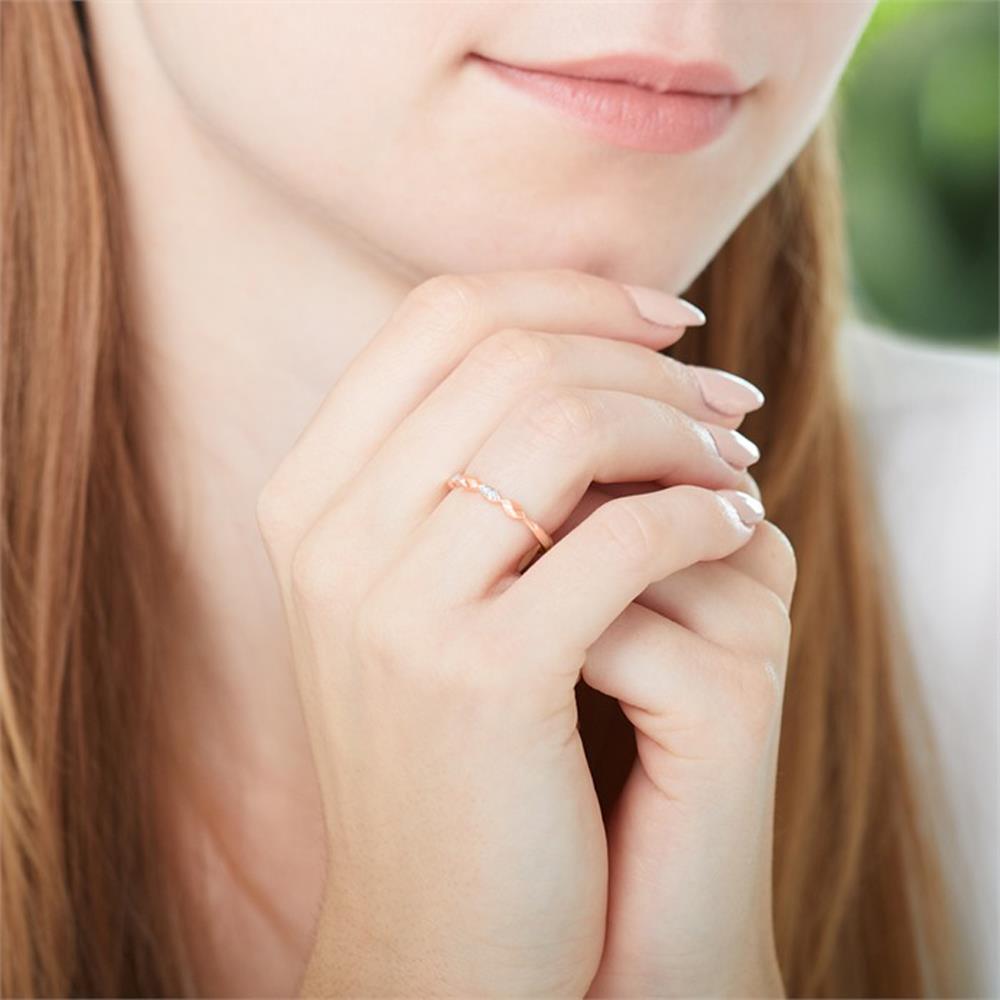 Unique Ring aus 585er Roségold mit Diamanten rosé