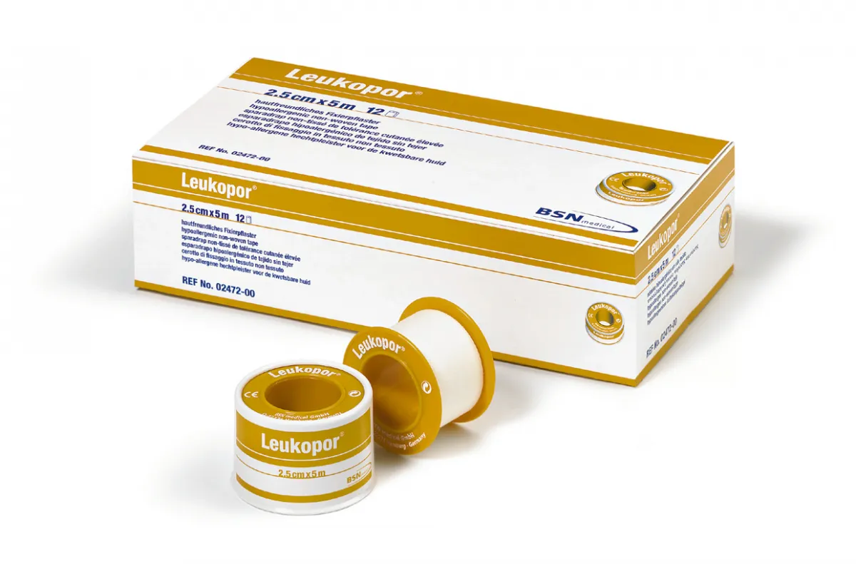 BSN medical - Essity Leukopor weißes Vliesstoff-Rollenpflaster, 5,00 cm × 5,0 m (6 Rollen) 02484-00