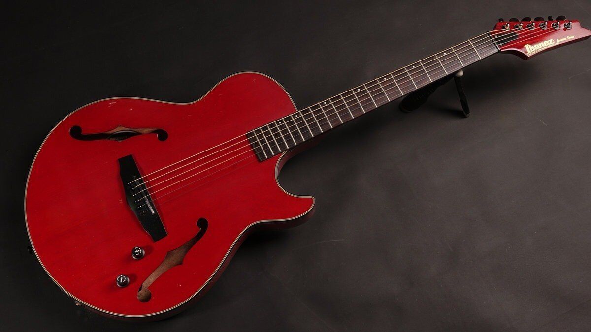 Ibanez LE420TR – Série Lonestar – Rouge Transparent –1985   rouge - Refurbished