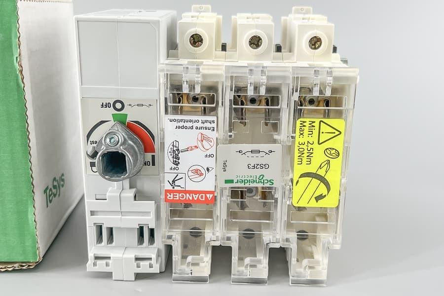 Schneider Electric GS2F3 TeSys Laagspanningsschakelaar met overspanningsbeveiliging 50A