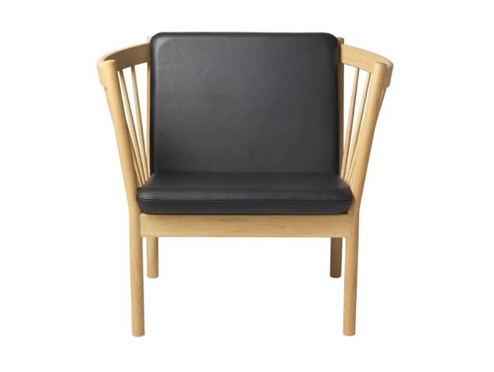 FDB Møbler J146 Sessel Oak nature lacquered-black leather