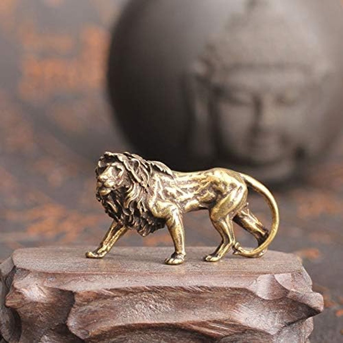 Handgemaakt Koperen Leeuw Figuur - Koperkleurig Miniatuur Beeldje voor Tafeldecoratie - 50 Gram