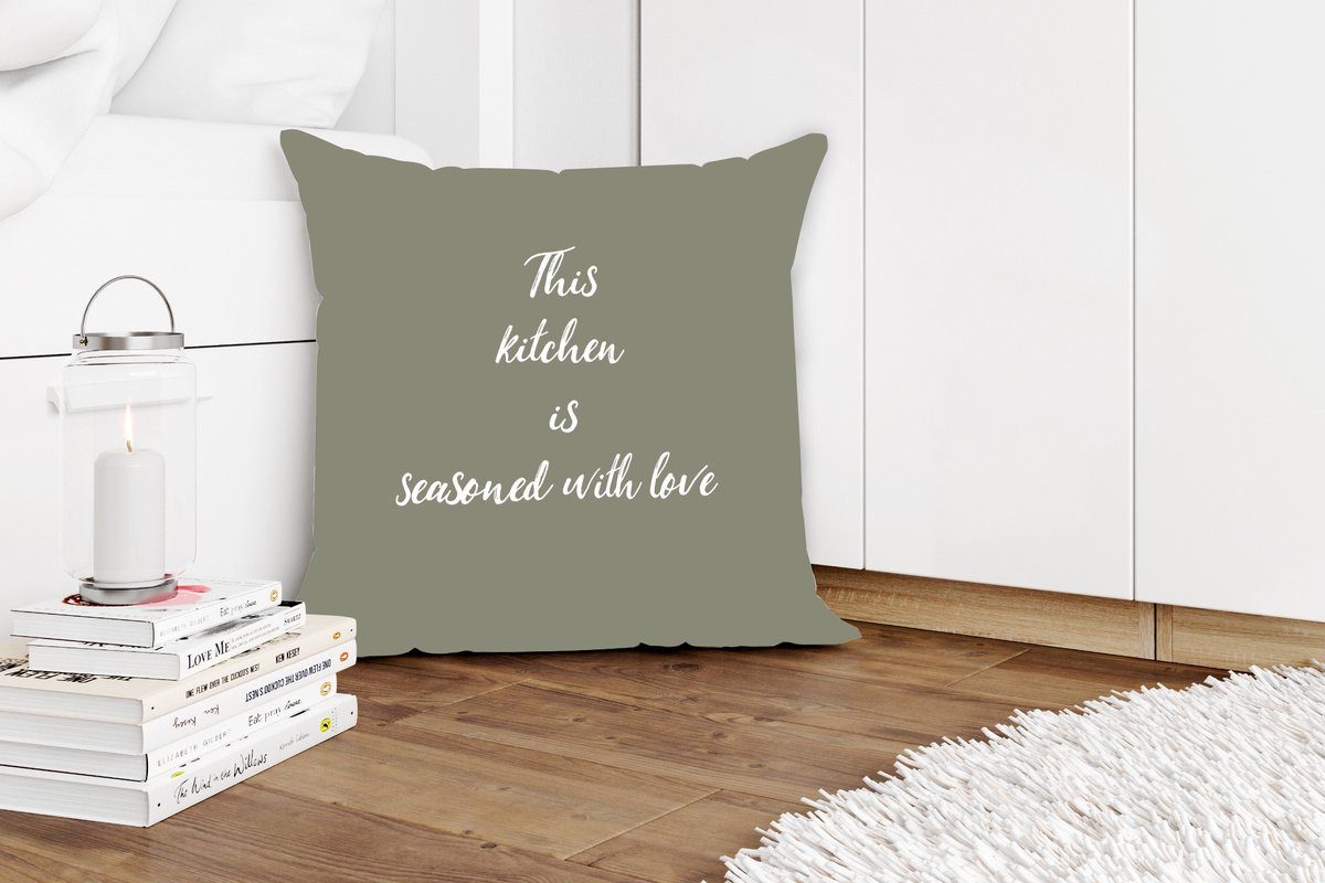 PillowMonkey Sierkussen Liefde Quotes This kitchen is seasoned with love - 50 x 50 cm