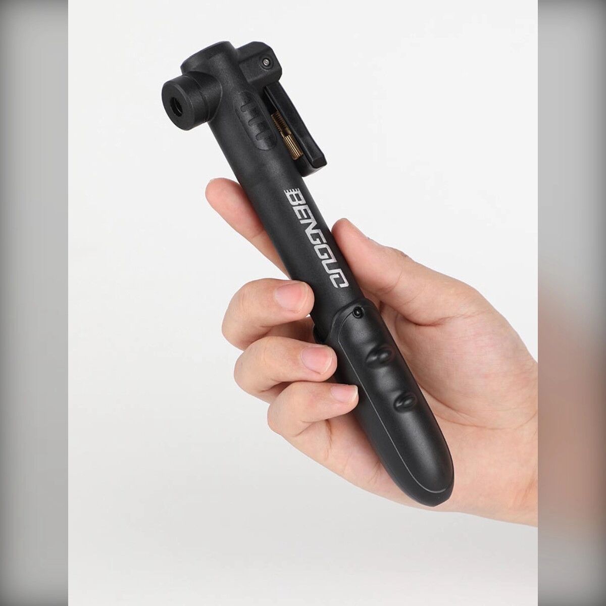 INF Tragbare Fahrradpumpe mit Flaschenhalterbefestigung — Nylon+Fiberglas Mini-Handpumpe, kompatibel mit Presta und Schrader,