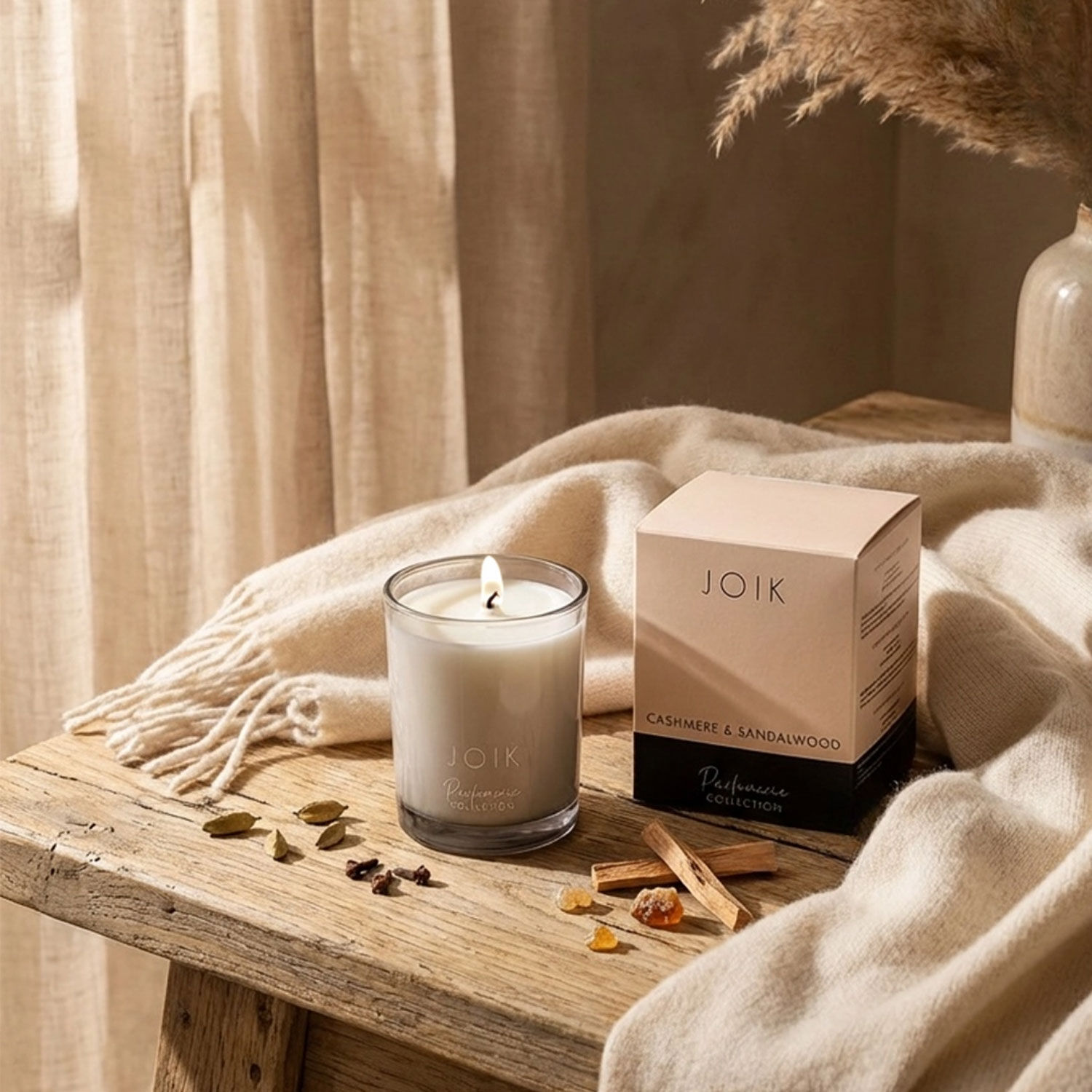 JOIK Parfumerie Collection Scented Candle Cashmere & Sandalwood 220g