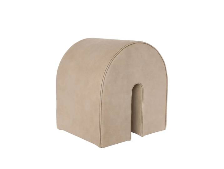 Kristina Dam Studio Pouf Curved cuir light brown