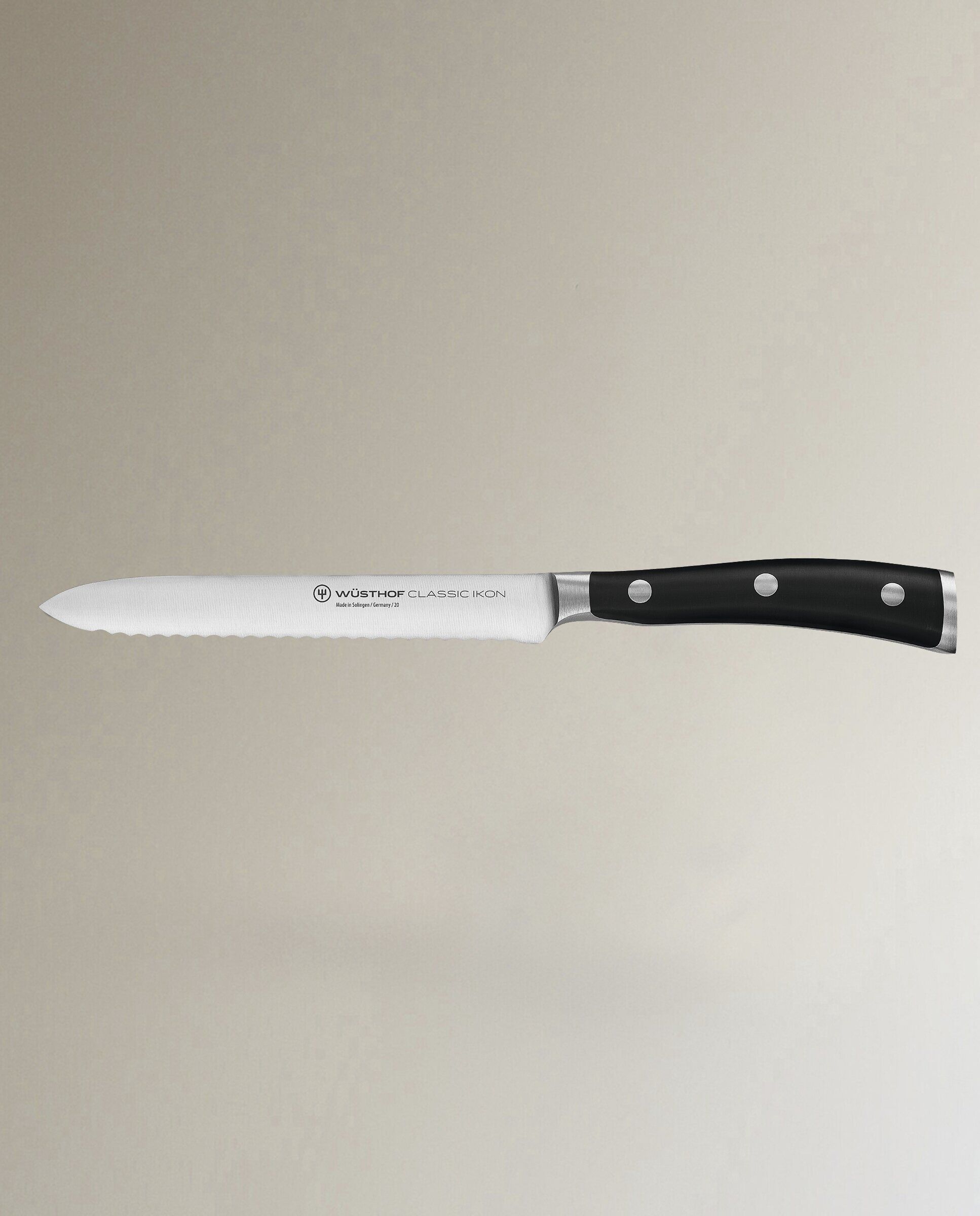 Wusthof Cuchillo Classic Ikon hoja serrada 14 cm.. Acero