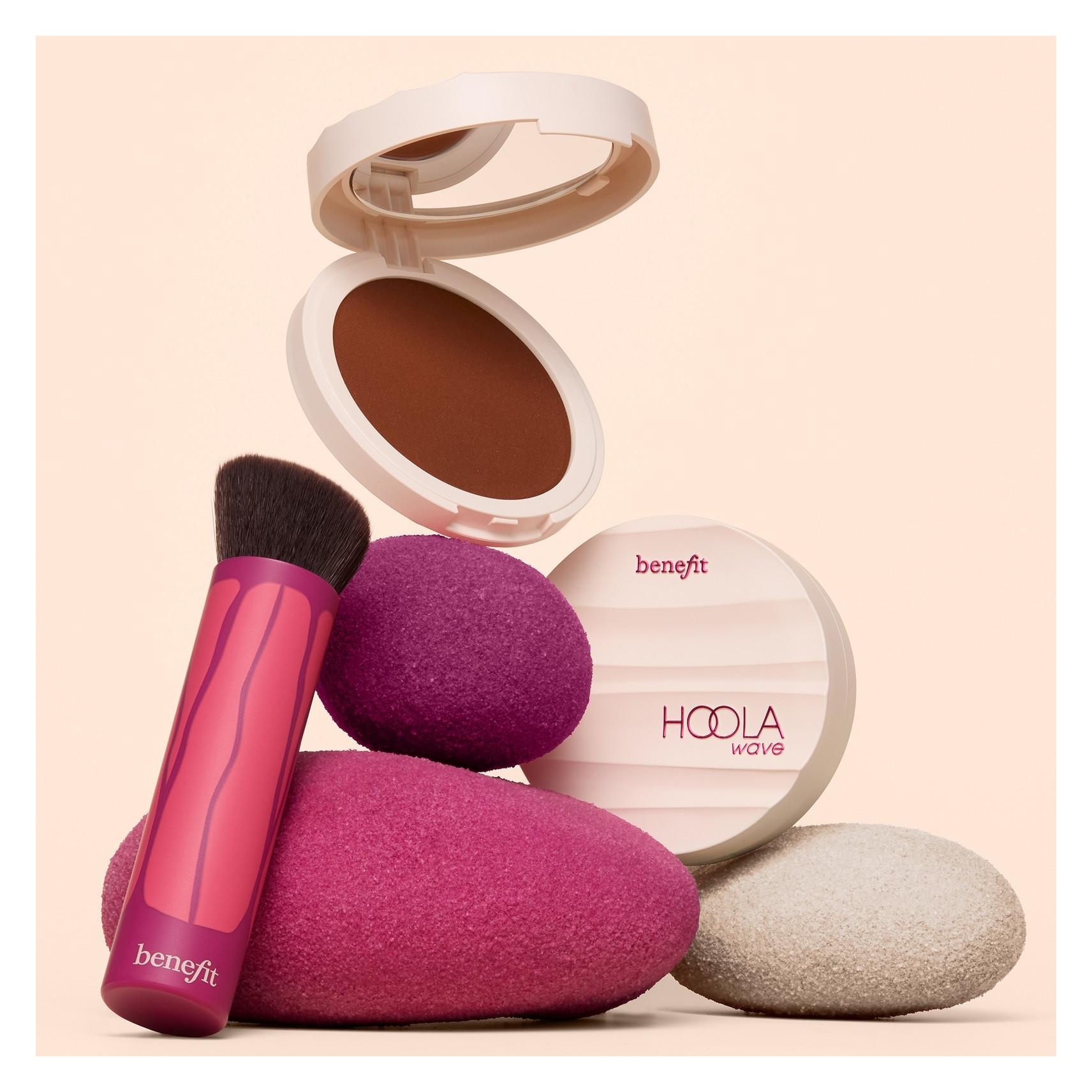 BeneFit Cosmetics Hoola (Foundation) (AM30)