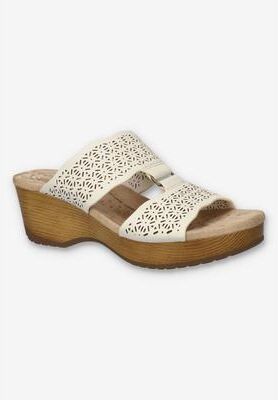 Women's Rin Slip-Resistant Sandal by Easy Street in Off White (Size 9 M)