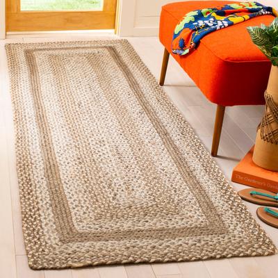 SAFAVIEH Handmade Natural Fiber Gjenovefa Jute Rug