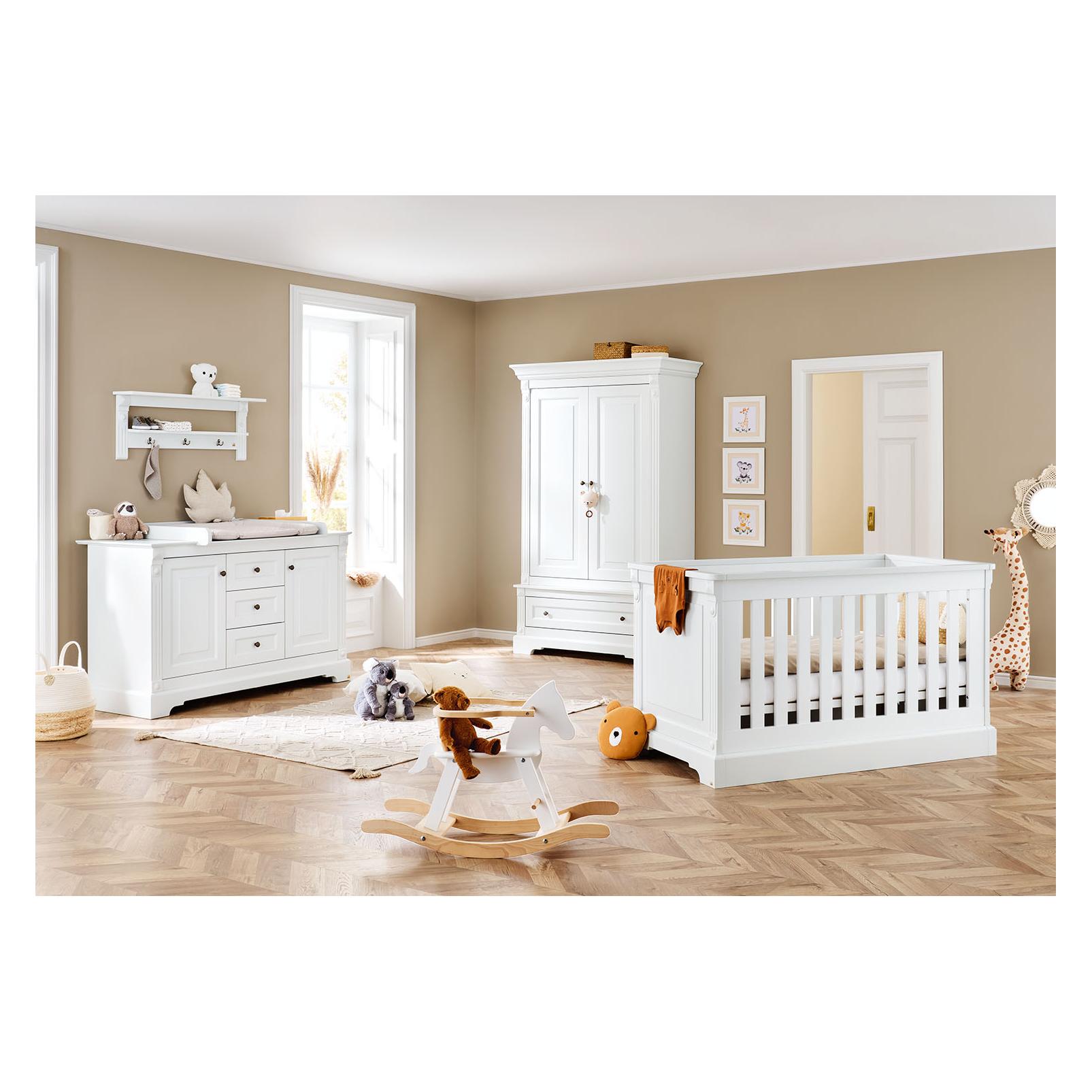 Pinolino Kinderzimmer-Set 'Emilia' extrabreit inkl. Wandregal, 4-tlg. (Kinderkleiderschrank, Wickelkommode) (103467XW)