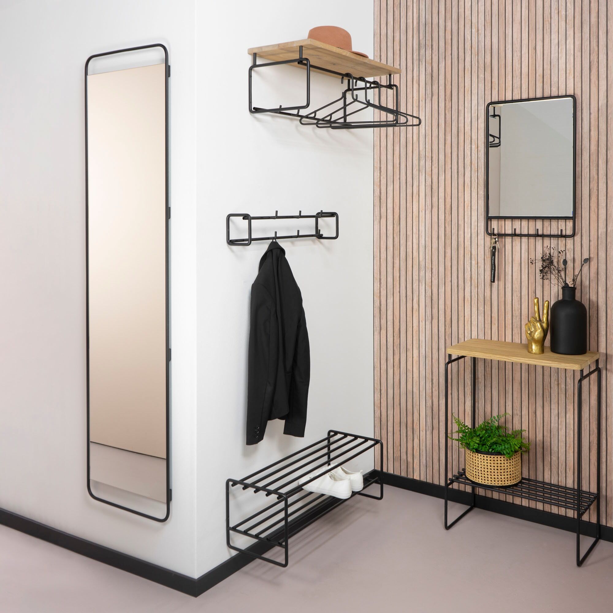 Garderobenleiste SPINDER DESIGN "CLINT 1", schwarz, B:60cm H:13cm T:13cm, Stahl, Garderobenhalter, Garderobenleiste, Schlanke, minimalistische Wandgarderobe va Stahl mit 8 Haken schwarz B/H/T: 60cm x 13cm x 13cm