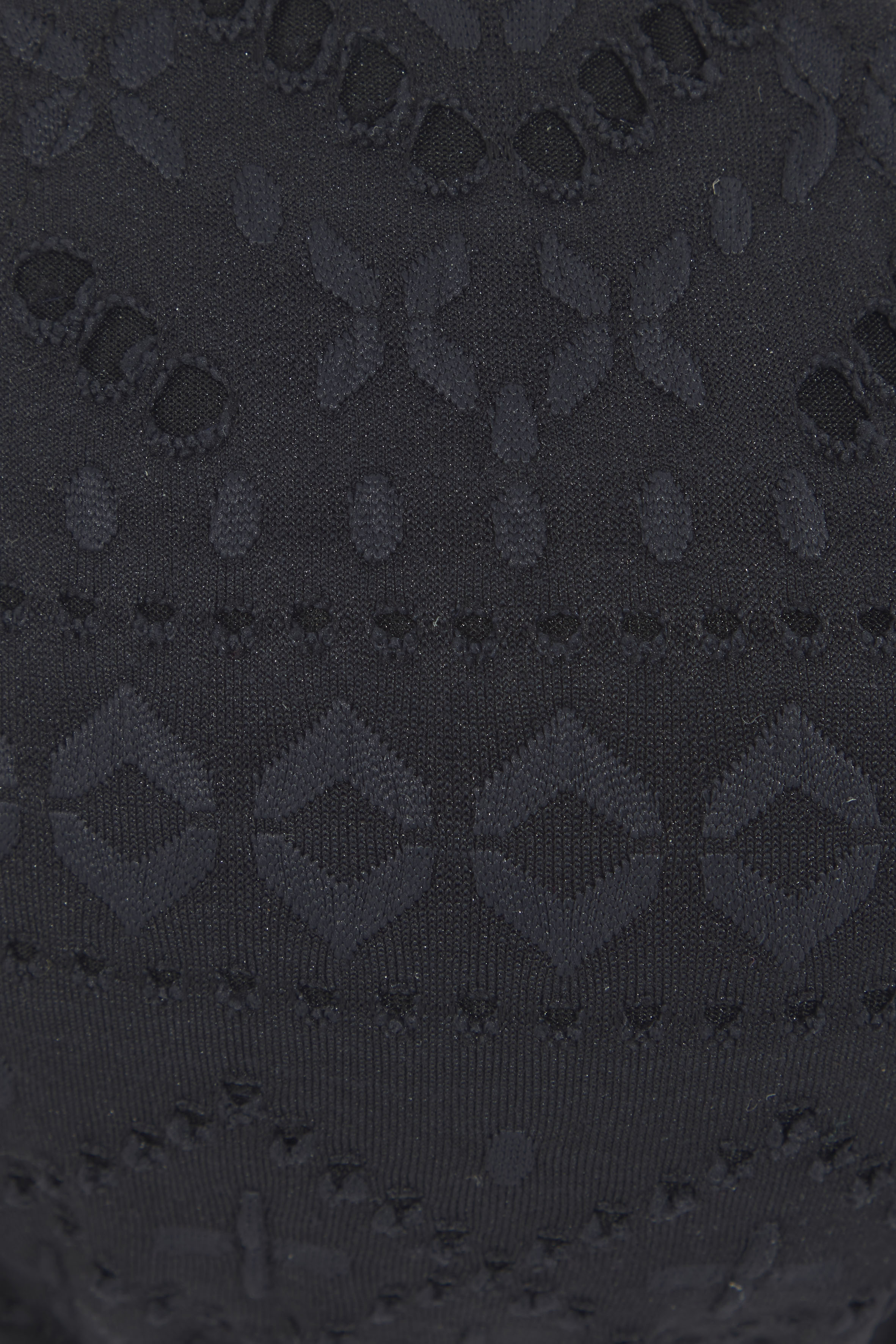 Triangel-Bikini-Top LASCANA "Omara", Damen, Gr. 40, Cup C/D, schwarz, Microfaser, Recycling-Polyamid, Bikini-Oberteile Triangel-Bikini-Top, mit Lochstickerei