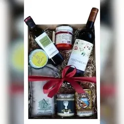 DieGeschenkkorbmacher Spanische Geschenkbox Delicato, 7-tlg., mit Rotwein, Tapas, Paellareis und Feinkost