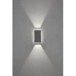 Konstsmide LED Außen-Wandleuchte CREMONA, mit Hintergrundlicht + Lichtstrahl, einstellbar, 3W 3000K 360lm, Anthrazit, Alu / Klarglas KON-7871-370
