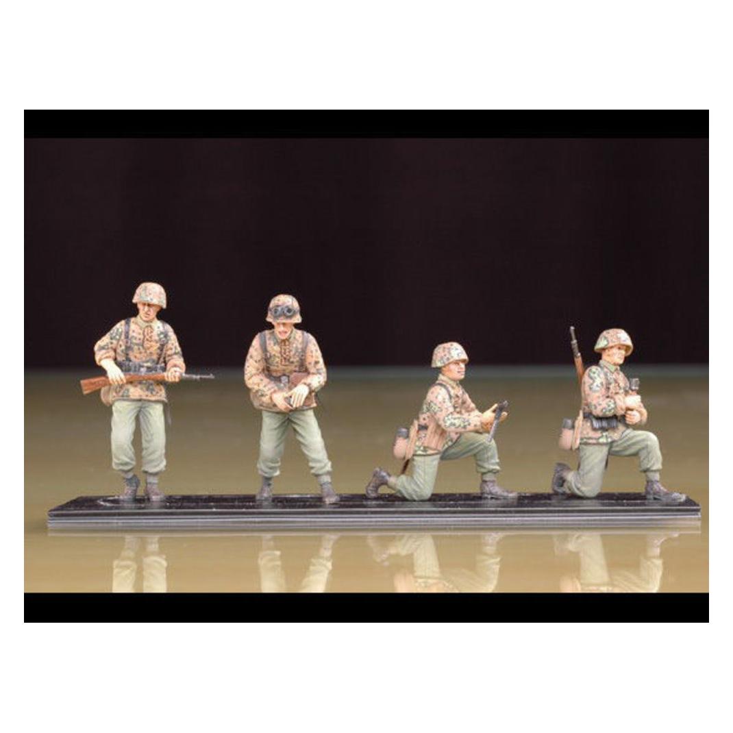 Trumpeter Waffen SS (00405)