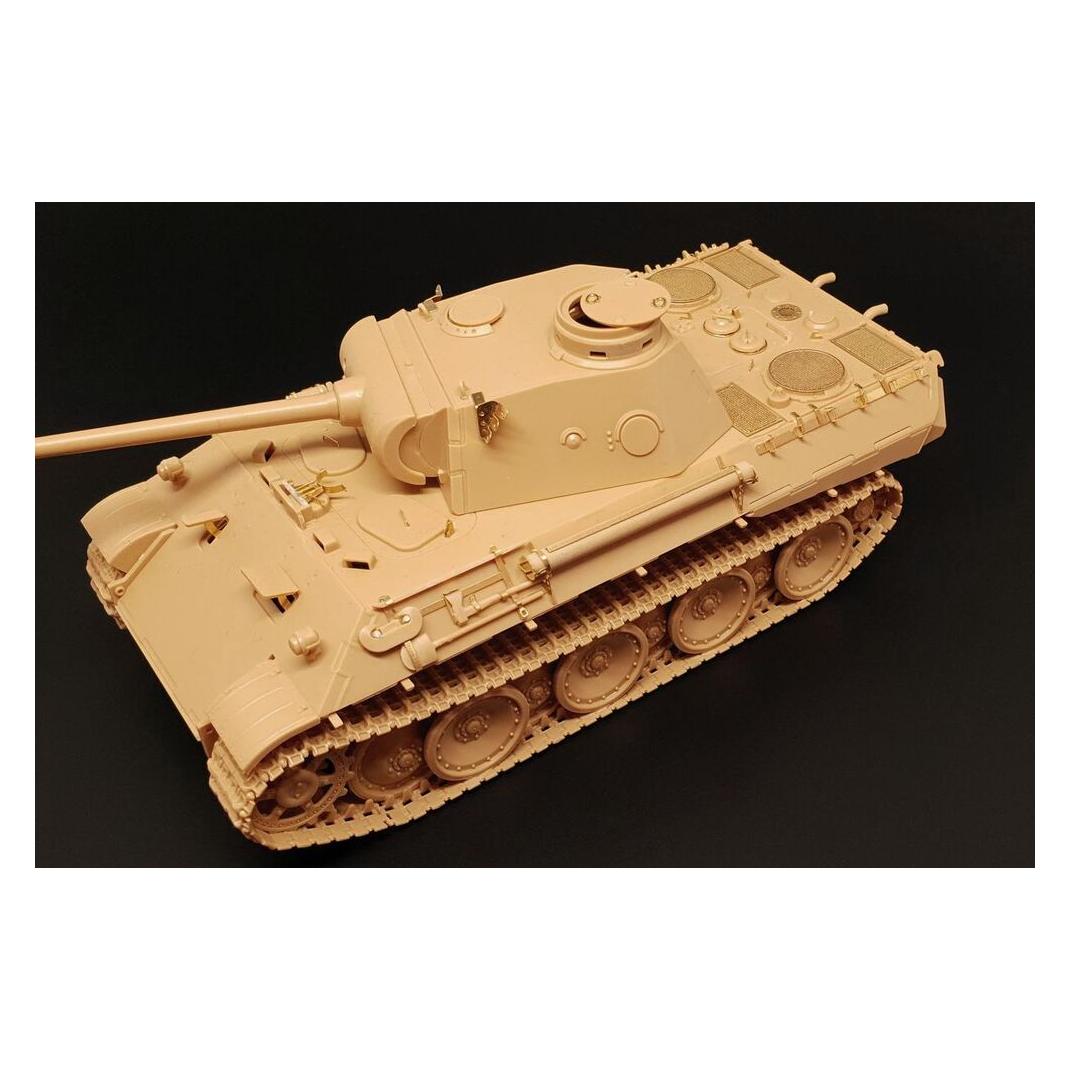 Hauler Panther Ausf. D (TAMIYA) (HLX48395)