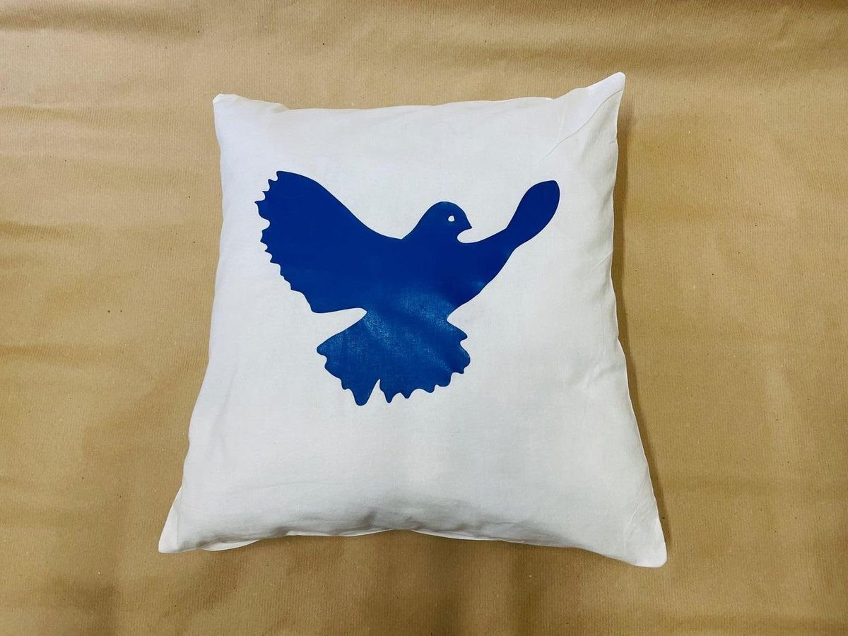 Sierkussen Duif van Vrede - Decoratief Woonkussen - Wit Blauw - 40 x 40 cm